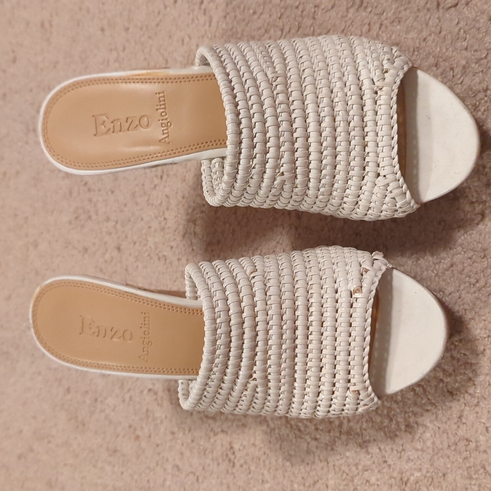 3/$15 Enzo Aglioni White Wedge Shoes, 8.5